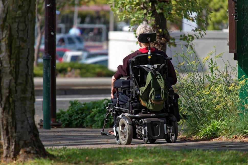 Situație absurdă! Ce li s-a oferit de muncă persoanelor cu dizabilități din județul Olt