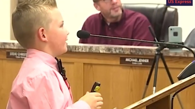 Cum a reușit un băiețel de nouă ani să schimbe o lege în orașul său. „A fost creată acum mulți ani și este învechită” - VIDEO