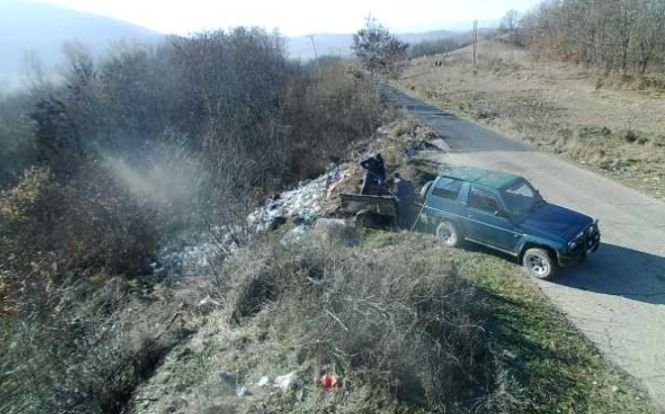 Imagini revoltătoare surprinse pe o șosea din România. „Cei care știu că au făcut așa ceva ar fi bine să...” - VIDEO