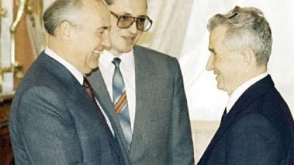 Cum a sunat ultimul avertisment al lui Gorbaciov pentru Ceaușescu