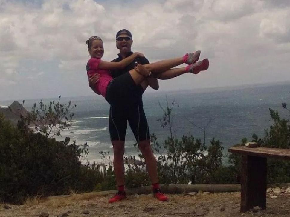 A murit chiar de ziua ei în timp ce soţul îi făcea o poză. Tragedia s-a petrecut lângă locul în care s-au căsătorit 565799