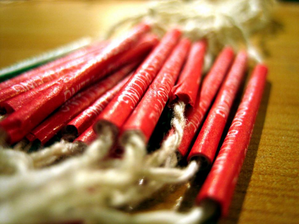 Cum să detonezi corect petarde, ca să eviți o tragedie în noaptea de Revelion 566023