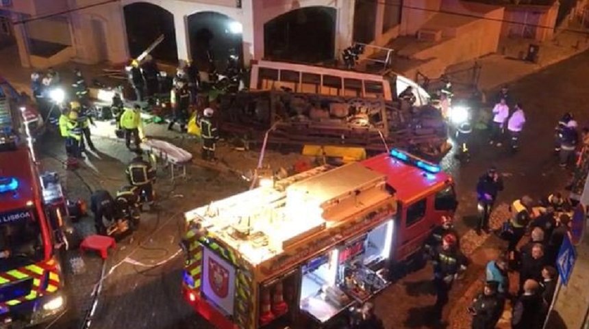 Tramvai deraiat în Lisabona. Sunt zeci de victime