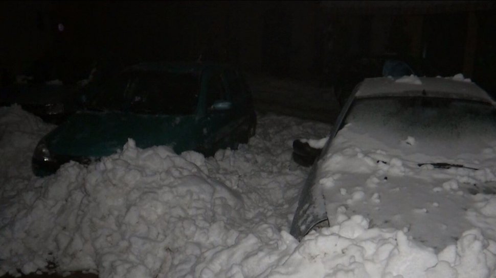 România, sub zăpadă. Viscolul şi poleiul au făcut ravagii pe mai multe drumuri din ţară - VIDEO