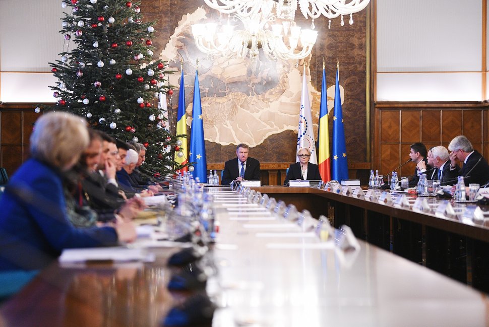 Klaus Iohannis a plecat de la ședința de Guvern. Dialog tensionat cu premierul Dăncilă VIDEO
