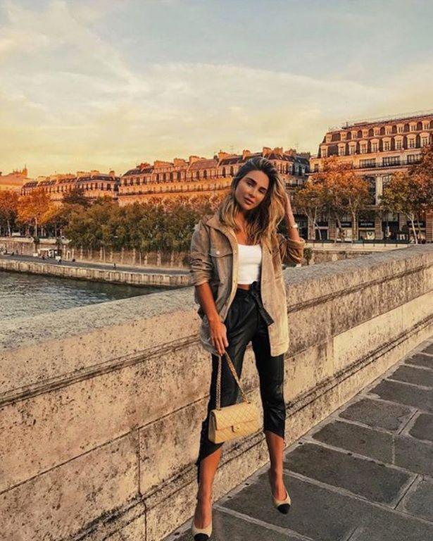 Postase fotografii din recenta sa vacanță în Paris, dar tot internetul râde acum de ea. Ce detalii i-au scăpat tinerei (FOTO) 568055