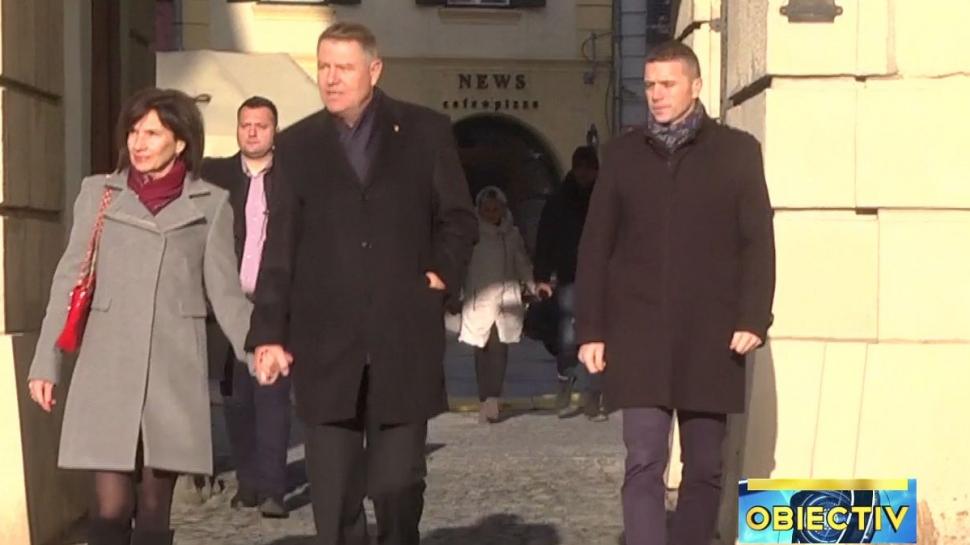 Cum a apărut îmbrăcată Carmen Iohannis la biserică, la slujba din ziua de Crăciun 568987