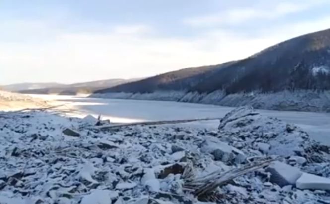 Fenomen misterios în Siberia. Un obiect extraterestru s-a prăbuşit şi a schimbat relieful unei regiuni - VIDEO