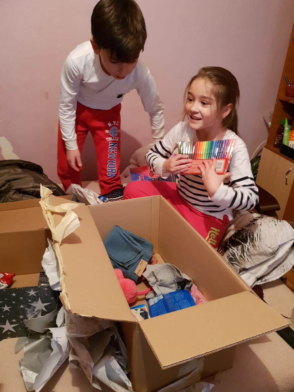 Programul „Bucurie la cutie” a ajuns la copiii din București și din 23 de județe ale țării 569334