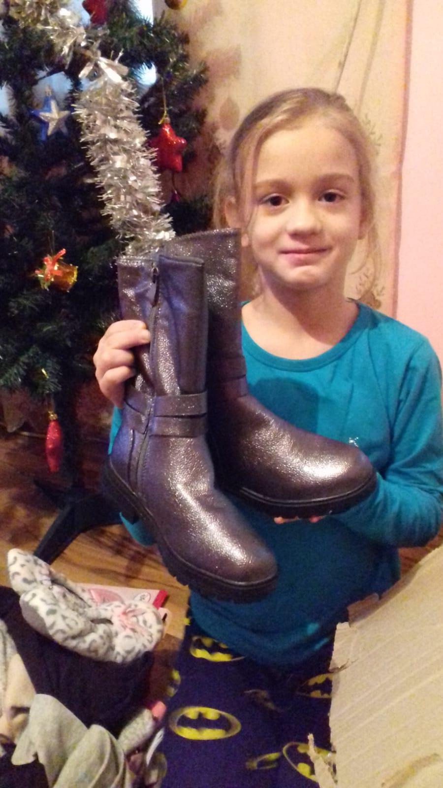 Programul „Bucurie la cutie” a ajuns la copiii din București și din 23 de județe ale țării 569336