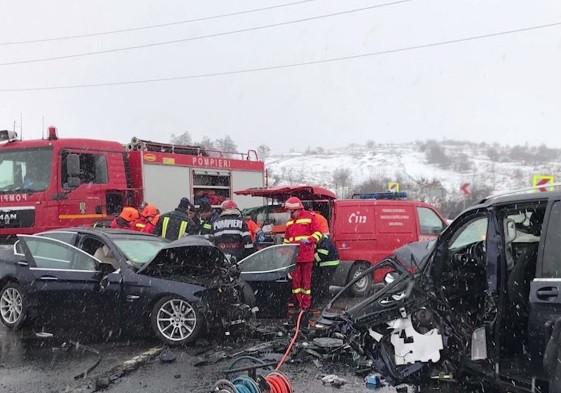 Accident teribil pe DN1. O persoană a murit, iar alte patru sunt în stare gravă