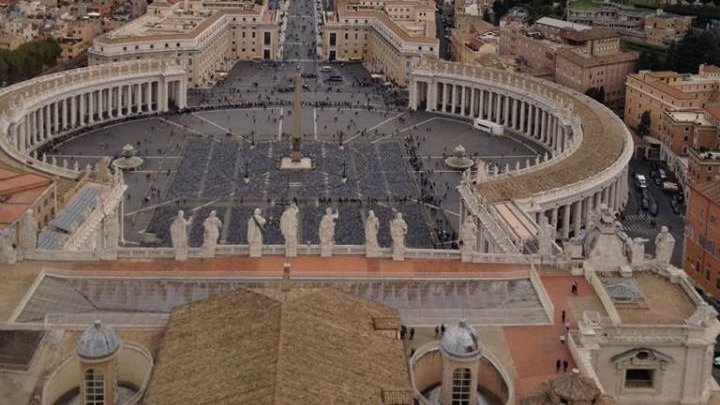Demisii de răsunet la Vatican