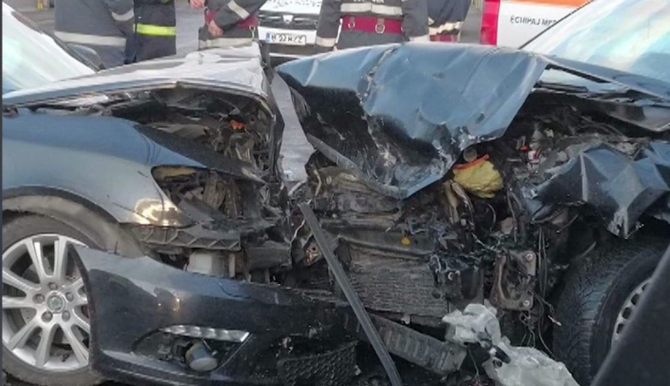Accident inedit în Constanța la primele ore ale dimineții. Oamenii au încremenit când șoferul s-a dat jos din mașină (FOTO+VIDEO)