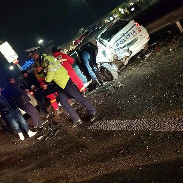 Dublu accident pe A1. Un polițist care cerceta un eveniment rutier a fost spulberat de un șofer neatent