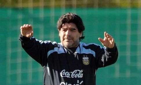 Maradona a ajuns la spital. Fostul fotbalist argentinian, diagnosticat cu o hemoragie digestivă 