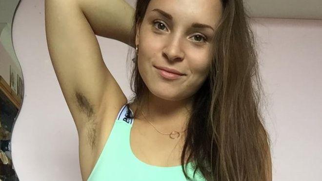 Povestea ciudată a unei tinere de 21 de ani! Nu mulți o acceptă așa pe Laura și totuși se încăpățânează să se afișeze așa: ”Unii nu înteleg de ce sunt așa, dar mă simt eliberată!” 570395