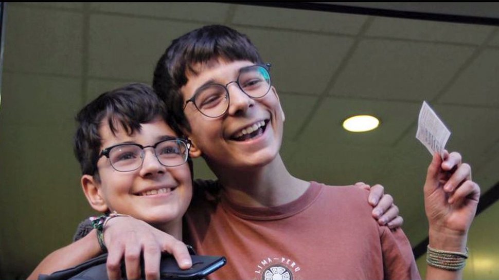Un adolescent român din Spania a câştigat premiul cel mare la Loteria Copilului - VIDEO