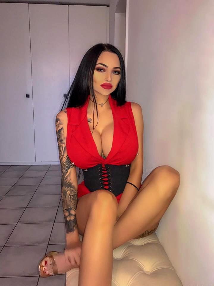 A trăit un coşmar în liceu din cauza modului în care arăta, dar totul s-a schimbat total! Cum arată tânăra care acum frânge inimile bărbaţilor 571070