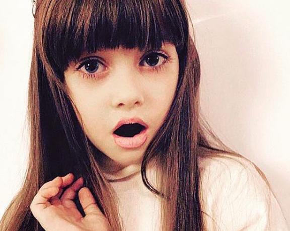 Cum arată fiica Iuliei Albu. Micuţa este copia fidelă a mamei sale 571109