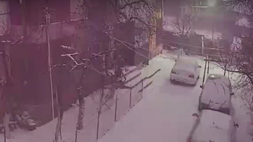 Fenomen rar în județul Buzău! A nins cu tunete și fulgere - VIDEO
