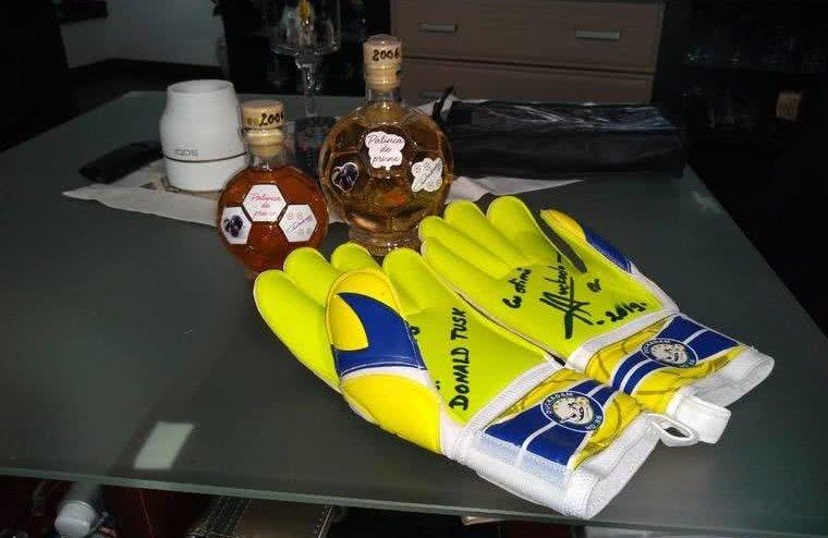 Helmut Duckadam, cadou impresionant pentru Donald Tusk 571703