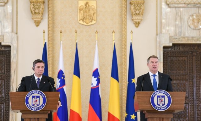 Klaus Iohannis l-a primit la Cotroceni pe președintele sloven, Borut Pahor. „Am convenit că trebuie să stimulăm atât schimburile, cât și investițiile reciproce”