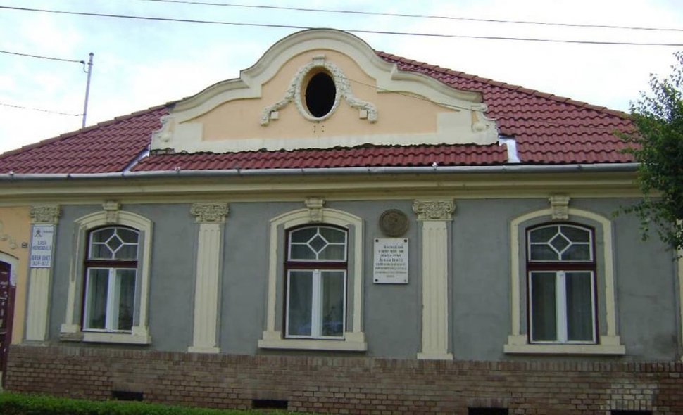Casa memorială „Avram Iancu” din Târgu Mureş a fost vandalizată 