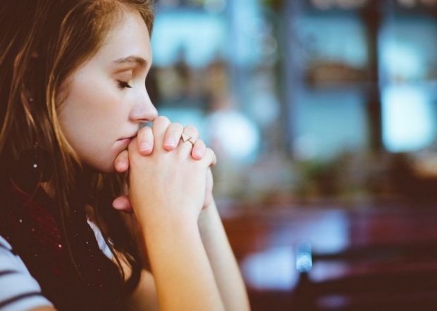 Rugăciunea care face minuni când simți că ești urmărit de ghinion și că ai parte mereu doar de supărări