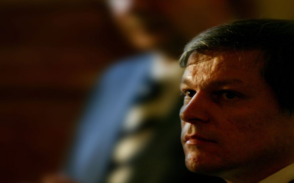 Istoricul Marius Oprea: Eminența cenușie din spatele partidului lui Dacian Cioloș este anchetatorul meu de la Securitate