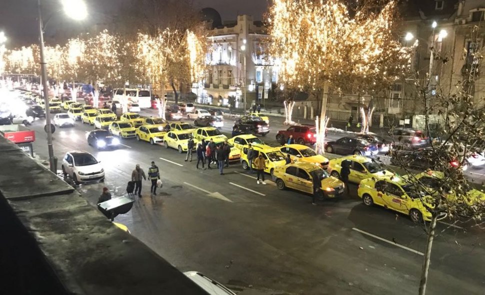 Protest spontan al taximetriștilor. Trafic blocat în centrul Capitalei