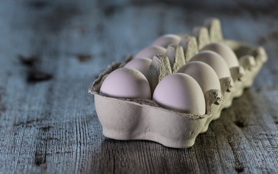 Ouă contaminate cu o substanţă interzisă, descoperite la o fermă avicolă din judeţul Olt