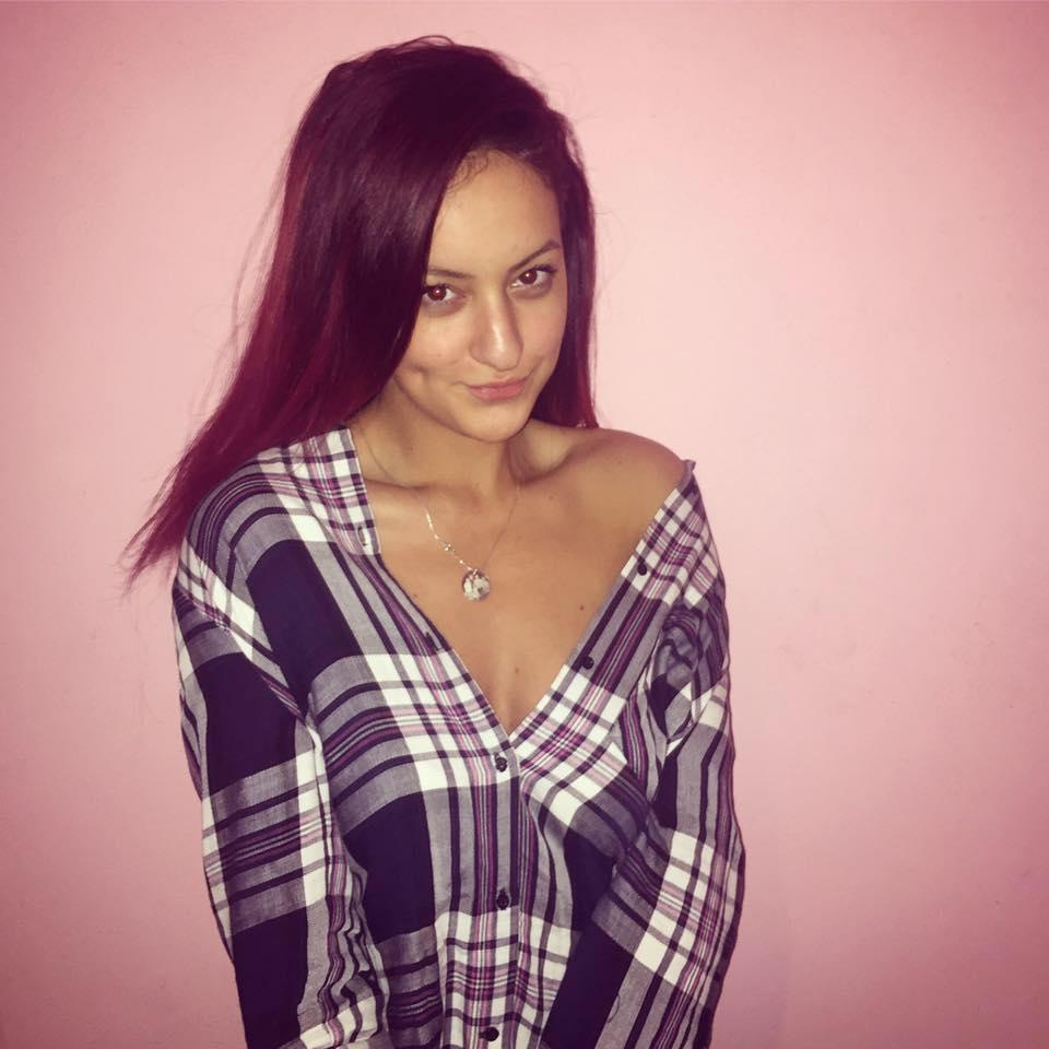 Cristina are 21 de ani, e incredibil de frumoasă și e o handbalistă de succes. Acum puțin timp a descoperit ceva bizar în corpul său, la un simplu control medical. După câteva zile, doctorii i-au dat o veste fantastică 573786