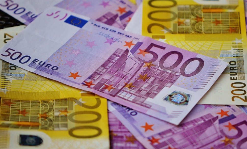 Cursul valutar: Euro se vinde şi cu peste 4,85 lei la băncile comerciale