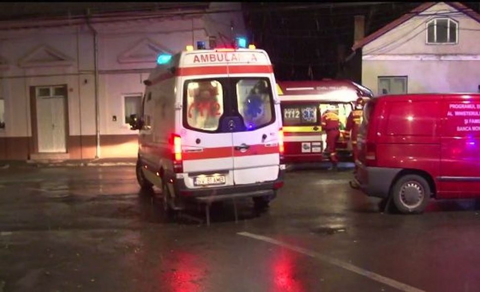 Un tânăr a fost înjunghiat în spate și tăiat pe față, într-o stație din Cluj-Napoca