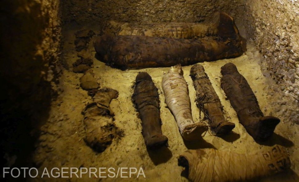Zeci de mumii au fost descoperite într-un mormânt faraonic în Egipt. Imagini din catacombe