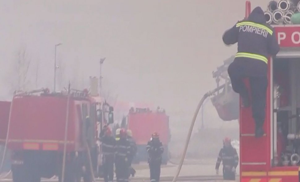 Explozie uriașă, urmată de incendiu, în județul Bihor. A fost activat planul roșu de intervenție