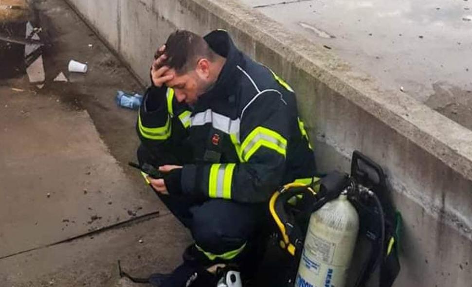 Fiica unui pompier din Alba, scrisoare emoționantă pentru tatăl său: „Chiar dacă pleci de acasă, te iert pentru că oamenii au nevoie de tine” - FOTO