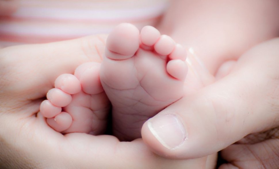 Anchetă de amploare în Alba Iulia! Un bebeluș a murit în cabinetul medicului de familie