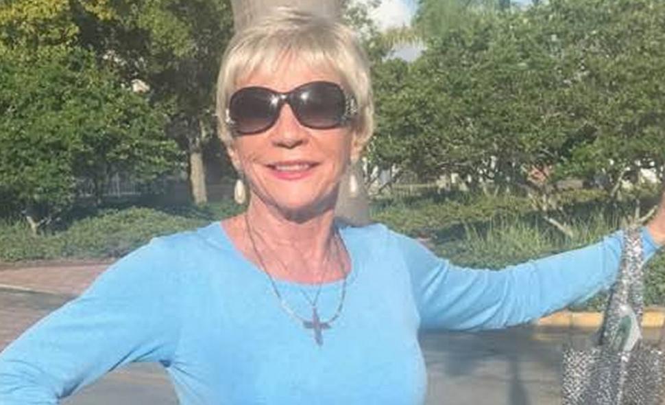 Cum a reușit o femeie de 75 de ani să imobilizeze un hoț până la sosirea polițiștilor. „M-am gândit că nu trebuie să-l las să scape și l-am oprit” - FOTO 576542