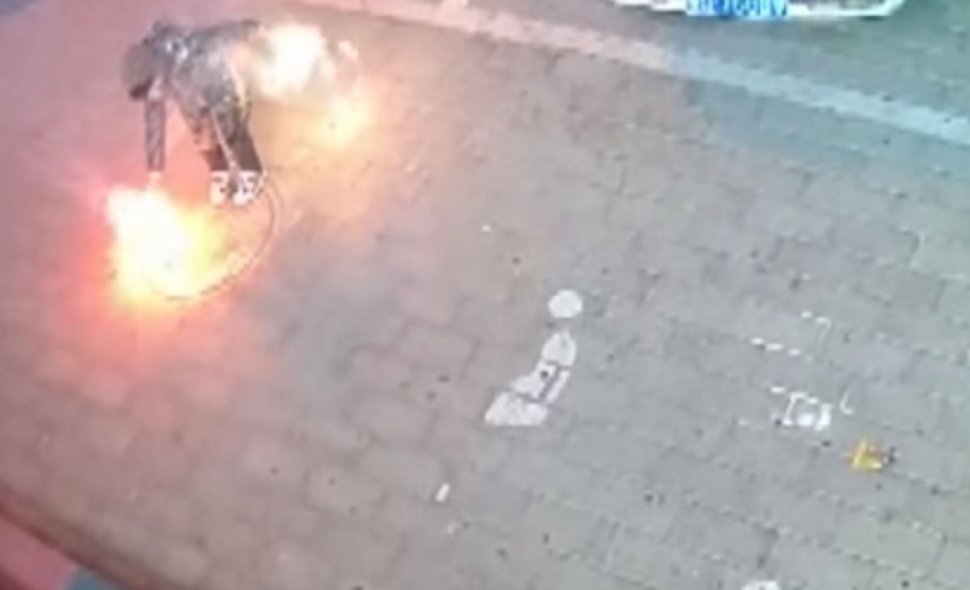 Un copil a aruncat o petardă în canalizare. Incredibil ce a urmat - VIDEO