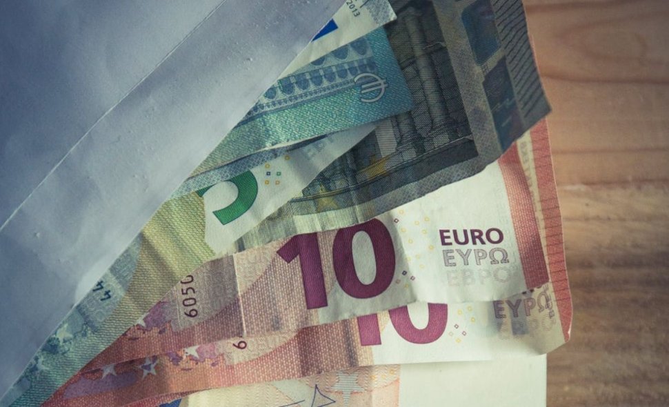 CURS VALUTAR. Euro a înregistrat o scădere semnificativă