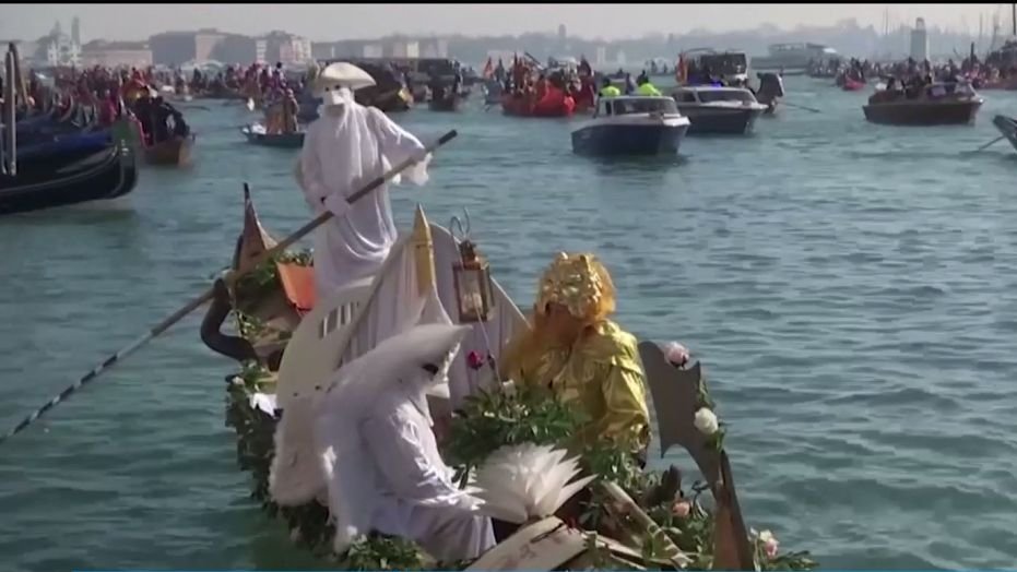 Atmosferă de carnaval la Veneţia. Petrecerile cu măşti vor ţine două săptămâni