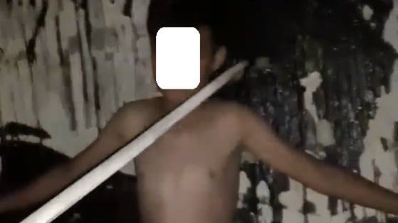 Băiat de 14 ani din Codlea, obligat să se dezbrace și filmat în ipostaze umilitoare 