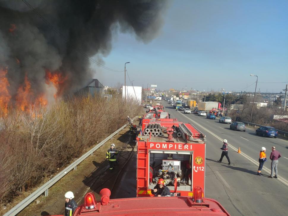 Incendiu de lângă Capitală a fost localizat: 18 autospeciale au fost alertate 578644