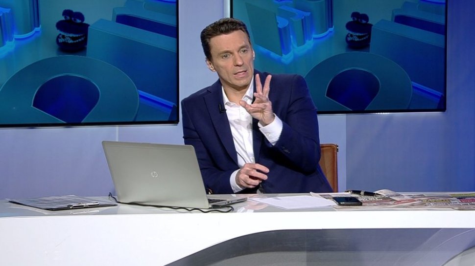 Mircea Badea: Ce face un "tâşt-bâşt'' când prinde un microfon prima dată în viaţa lui? Vorbeşte despre Antena 3 şi despre noi!