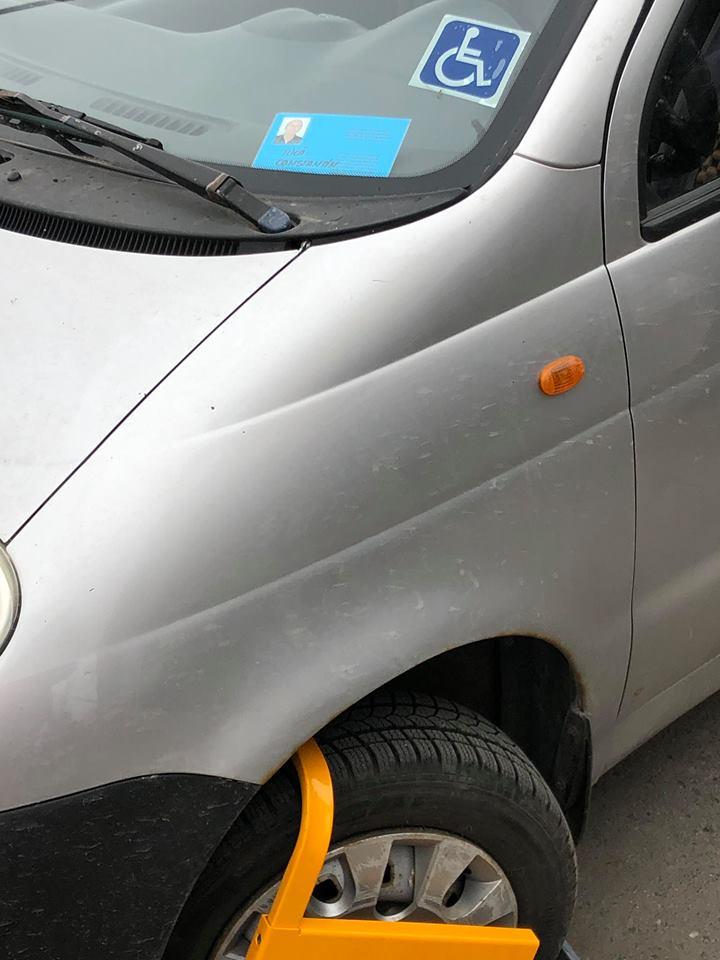 Cum a fost umilit Constantin, un biet bătrân cu handicap, în parcarea unui magazin Lidl din București: Trei polițiști s-au rugat degeaba să fie lăsat în pace. Lidl își cere scuze 579428