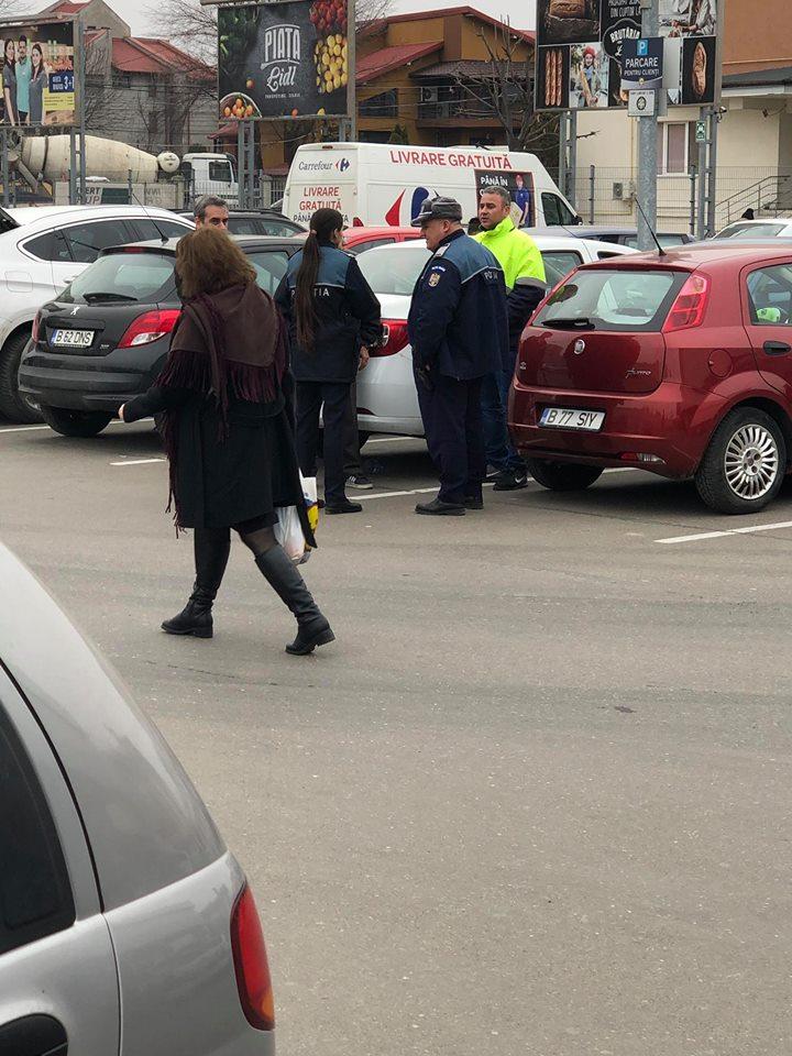 Cum a fost umilit Constantin, un biet bătrân cu handicap, în parcarea unui magazin Lidl din București: Trei polițiști s-au rugat degeaba să fie lăsat în pace. Lidl își cere scuze 579429