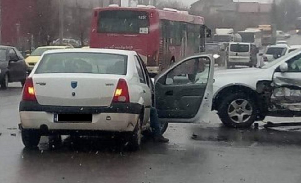 Doi polițiști din Iași, victimele unui accident rutier