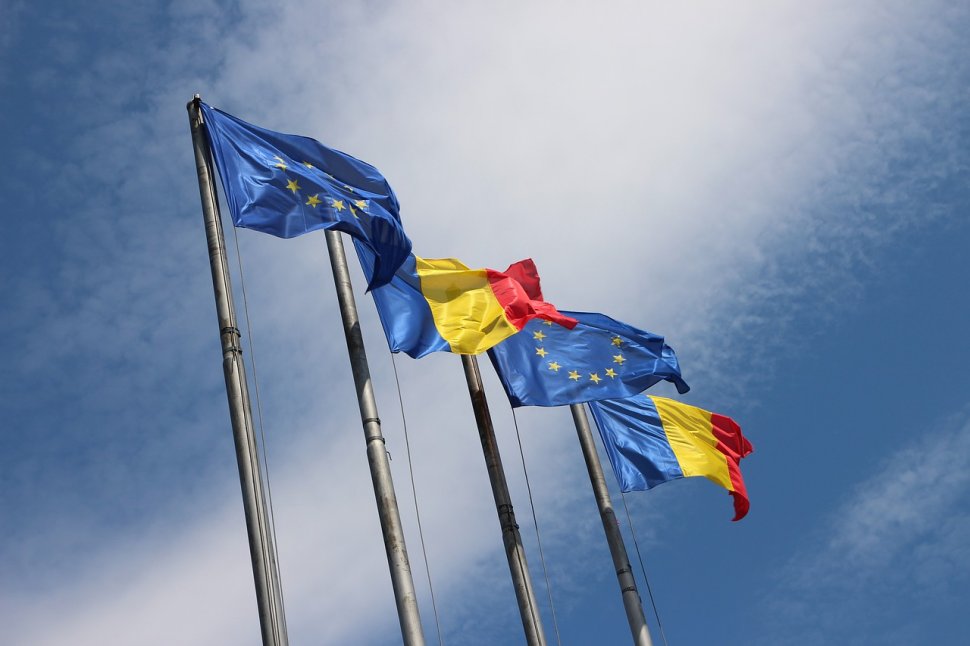SONDAJ. În general, ați spune că România a beneficiat sau nu în urma aderării la Uniunea Europeană?