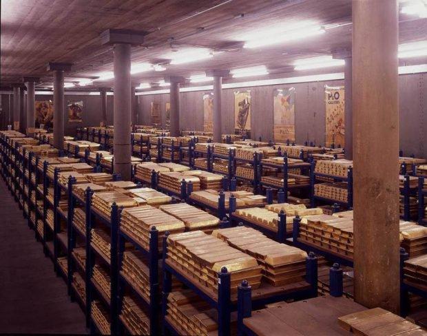 Cum arată locul în care România îşi ţine rezerva de aur. Vistieria se deschide cu chei de aproape un metru 580500